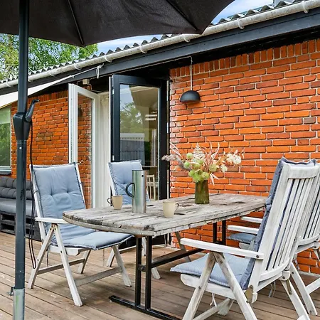 Casa vacanze Cozy Near Elsegarde Close To Nature, Swimming And *